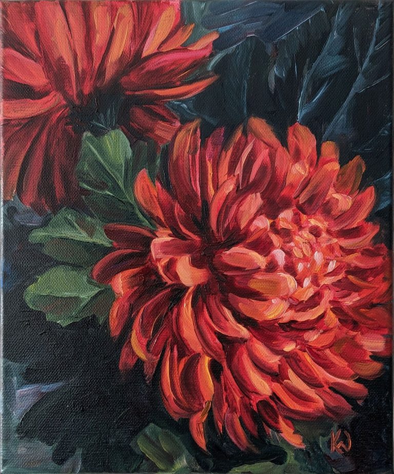 Ölgemälde von zwei leuchtend roten Chrysanthemen und angedeuteten Blättern auf einem dunklen Hintergrund